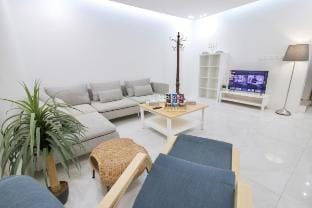 Apartment with outdoor seating and self check-in Vacation rental in Riyadh
