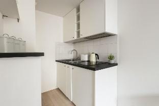 Cozy studio close to Buttes-Chaumont Vacation rental in Paris