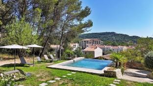 Altinea - Maison familiale & Piscine à débordement Vacation rental in Aix-en-Provence