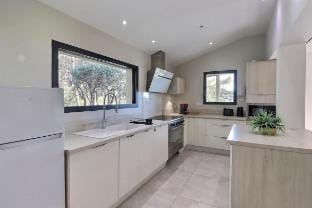 Altinea - Maison familiale & Piscine à débordement Vacation rental in Aix-en-Provence