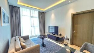 Sophisticated Canal-View Apt in the Heart of Dubai Vacation rental in Dubai
