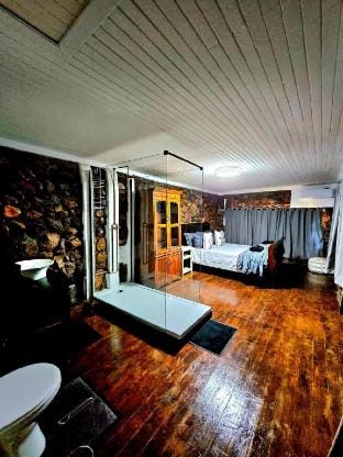 Luxury Guesthouse Co @ FlintstoneHouse Vacation rental in South Africa