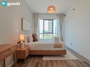 Luxe 2BR Overlooking Golf Course & Greenery Vacation rental in Dubai
