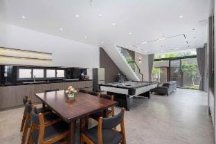 Villa A2 5BR swung the back beach train Vacation rental in Vung Tau