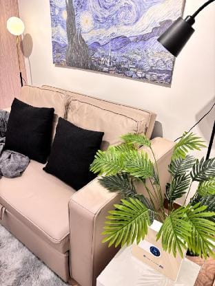 Cozy Modern Condo w/ Pool Access near SM Fairview Vacation rental in Quezon City