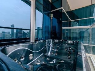 Continental Tower, Stylish 2BR and Private Hot Tub Vacation rental in Dubai