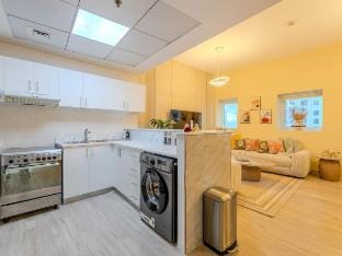Continental Tower, Amazing 2BR, Dubai Marina Views Vacation rental in Dubai