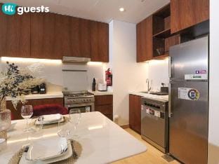 Spacious 1BR Apt in La Mer with Gym & Parking Vacation rental in Dubai