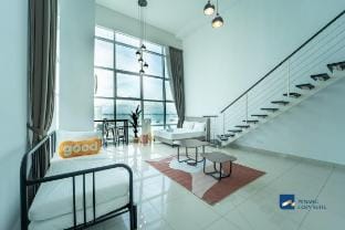 Maritime Luxury Seaview Duplex 2Carparks 103 Vacation rental in George Town