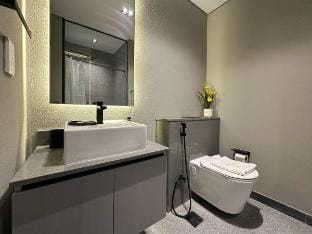 Elegant Studio with Skyline Views & Comfort Vacation rental in Dubai