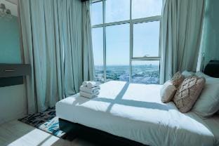 Opulent Retreat With Panoramic Cityscape Views Vacation rental in Dubai