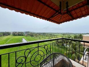 Luxury 1BHK Field View - 1.8 km beach - Pool Lift Vacation rental in Calangute