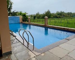 Luxury 1BHK Field View - 1.8 km beach - Pool Lift Vacation rental in Calangute