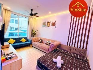Luxury The Wave Penthouse | 10pax | Karaoke | 小孩滑梯 Vacation rental in Malacca