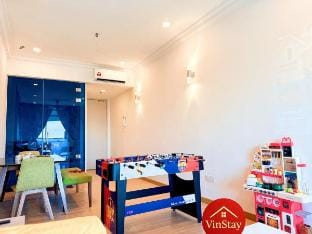 The Wave 5人入住 |海景&城市景色| 100寸投影大荧幕 小孩滑梯 桌足球 游戏机 Vacation rental in Malacca
