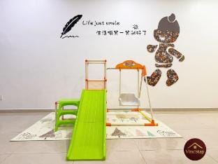 VinstayMelaka
Melaka Cheng Setia｜12Pax｜小孩滑梯｜ Vacation rental in Malacca