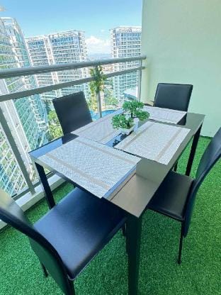 Azure Staycation by Casa Melace Vacation rental in Paranaque