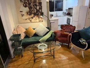 Nestled Away-Tiny cozy Nook -Luxe Sealy Mattrs Vacation rental in Rozelle