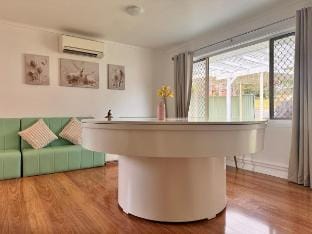 Royal palace Baroque room w/ Jacuzzi & Pool table Vacation rental in Central Coast