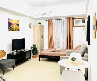 Condo in I.T. Park w/ pool Vacation rental in Lapu-Lapu City