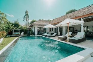 Cala Nineta Private Villa Spacious 4BR Pool Villa Vacation rental in Mengwi