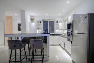 Hua Hin Paradise Villa Falcon Hill - Pets Friendly Vacation rental in Nong Kae
