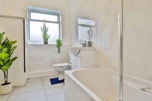 Hollins House, near Manchester, by NMB Property Vacation rental in Oldham