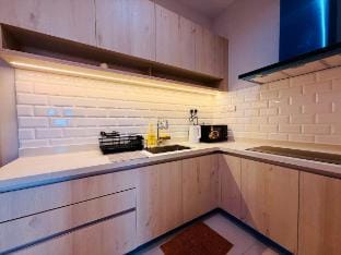 New-IconicRegency Studio@Seaview by CH 396 Vacation rental in George Town