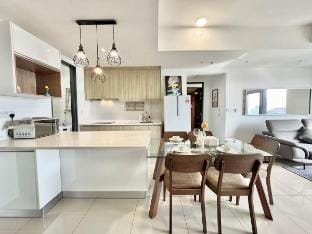 Tropicana 218 Macalister #seaview #2BR2bath #4pax Vacation rental in George Town