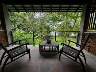 The Cinnamon Cottage Lake view room Vacation rental in Western Province