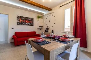 Enzo Ferrari Museum|WiFi train station parking Vacation rental in Modena