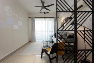 Projector | Netflix | 2 parking | Pool | Sauna | Vacation rental in Ipoh