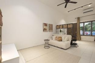 Yenny Hideout | 4 bedroom 3Bath | Smart TV Vacation rental in Ipoh
