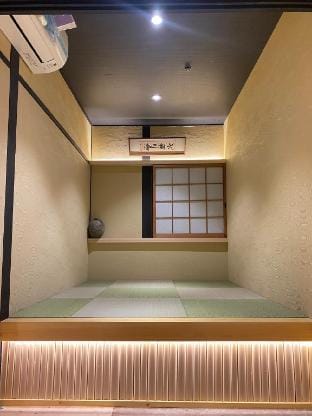 洛神二条，优美日式町屋街道，距离二条城步行十分钟左右，周围景点：北野天满宫，金阁寺，二条城，神泉苑 Vacation rental in Kyoto