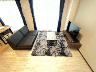 sn201/ベッド2台/ソファベッド1台/駅から徒歩7分！ Vacation rental in Osaka
