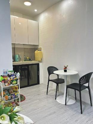 Los Glomos RestHub Unit A1 Vacation rental in Calabarzon