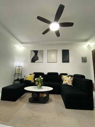 Los Glomos RestHub Unit B1 Vacation rental in Calabarzon