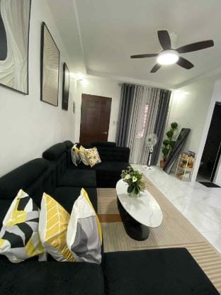 Los Glomos RestHub Unit B1 Vacation rental in Calabarzon