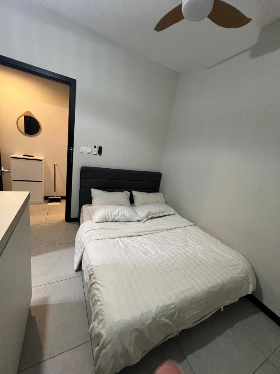 Neu Suite studio private bathroom Deposit 200 Vacation rental in Federal Territory of Kuala Lumpur