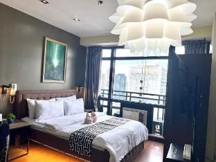 Warm & Stylish Staycation-Ready Studio at Gramercy Vacation rental in Makati