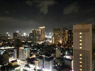 Warm & Stylish Staycation-Ready Studio at Gramercy Vacation rental in Makati