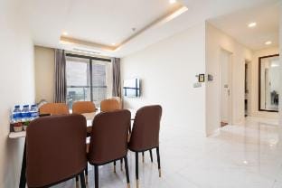 The Rixx Stunning 3 bedrooms/Netflix/pool/gym/kids Vacation rental in Ho Chi Minh City