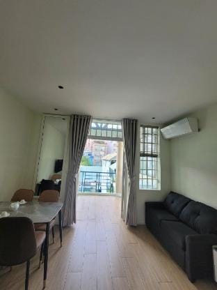 Studio Deluxe with balcony Near Ben Thanh Market Vacation rental in Ho Chi Minh City