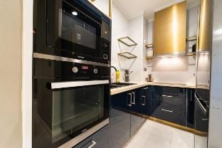 The Rixx CityView@D1/Operahouse/Metro/pool/Netflix Vacation rental in Ho Chi Minh City
