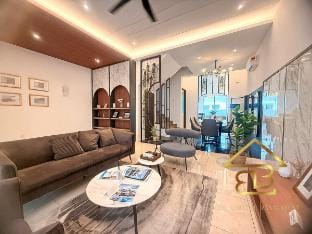 GatherLuxe Ipoh · KTV · Kids Room · Baby Cot 14Pax Vacation rental in Ipoh