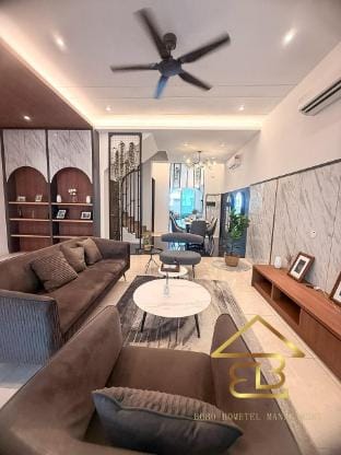 GatherLuxe Ipoh · KTV · Kids Room · Baby Cot 14Pax Vacation rental in Ipoh