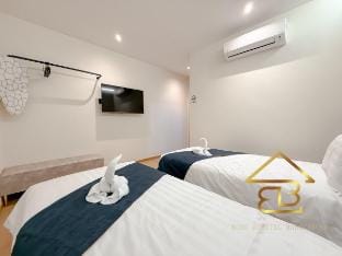 Private Twin Room + Bathroom @ Ipoh Town TV&Wifi Vacation rental in Ipoh