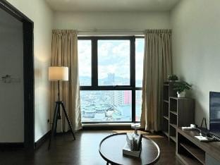 Sunway Velocity KL, 100m to MRT, Clean & Cozy 4PAX Vacation rental in Federal Territory of Kuala Lumpur