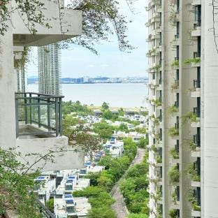 Regalia Park 2B1R 6pax Condo Forest City Vacation rental in Johor