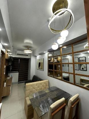 Shore 3 Residences (Wi-Fi + Balcony w/ Pool) Vacation rental in Pasay